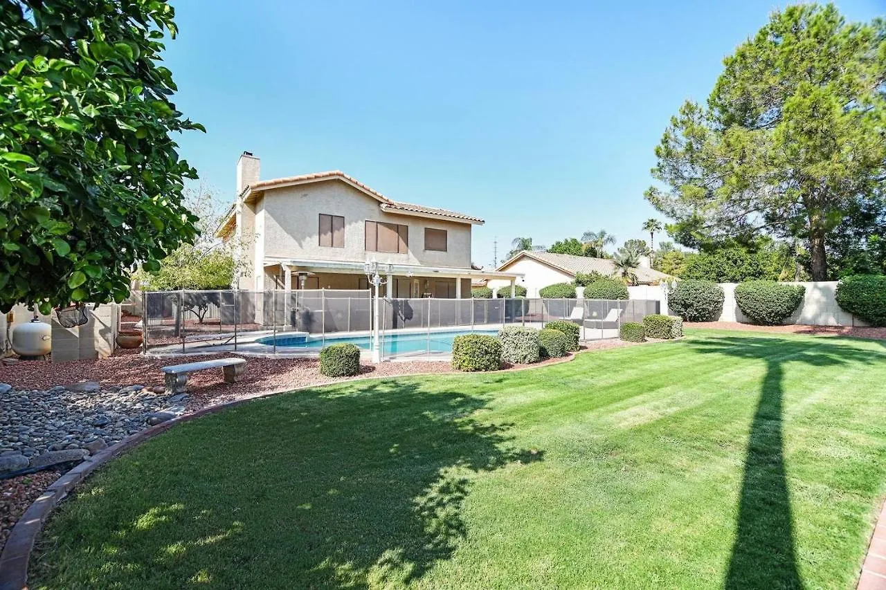 Scottsdale Luxury Vacation Home With Pool Sleeps 14