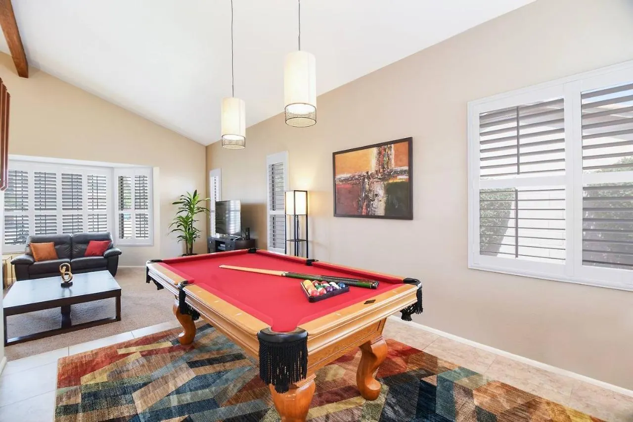 Дом отдыха Scottsdale Luxury Vacation Home With Pool Sleeps 14