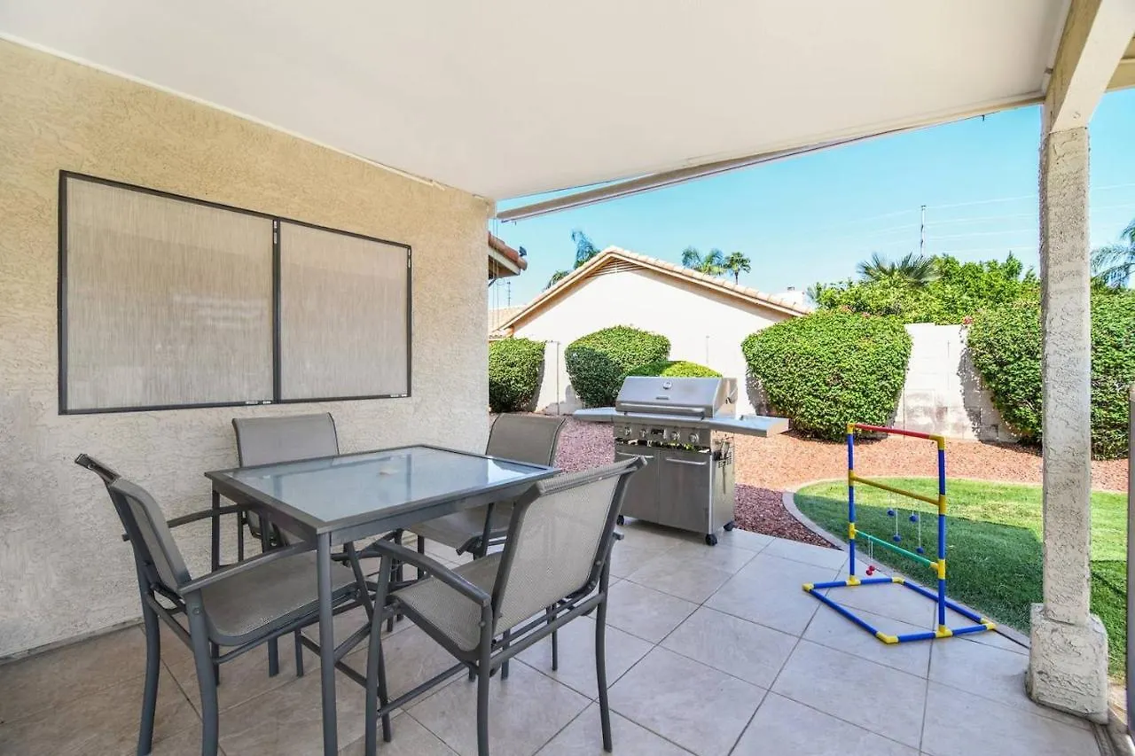 Дом отдыха Scottsdale Luxury Vacation Home With Pool Sleeps 14 США