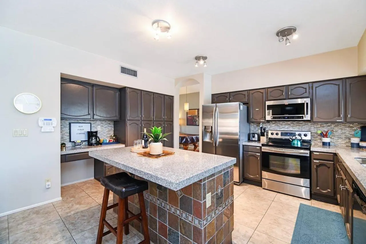 Scottsdale Luxury Vacation Home With Pool Sleeps 14