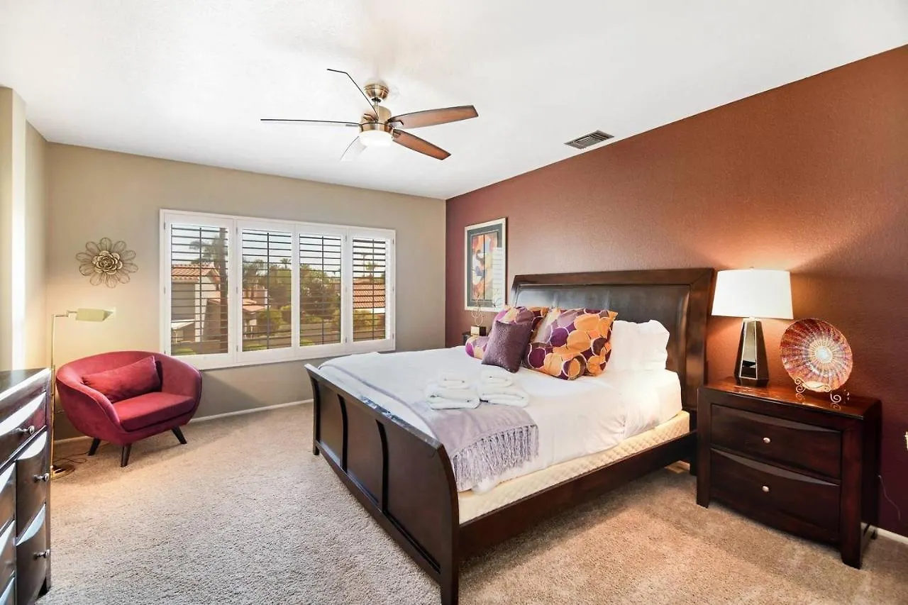 Дом отдыха Scottsdale Luxury Vacation Home With Pool Sleeps 14