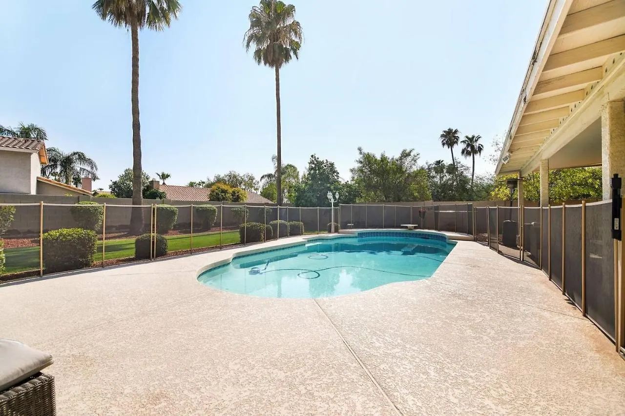 Scottsdale Luxury Vacation Home With Pool Sleeps 14
