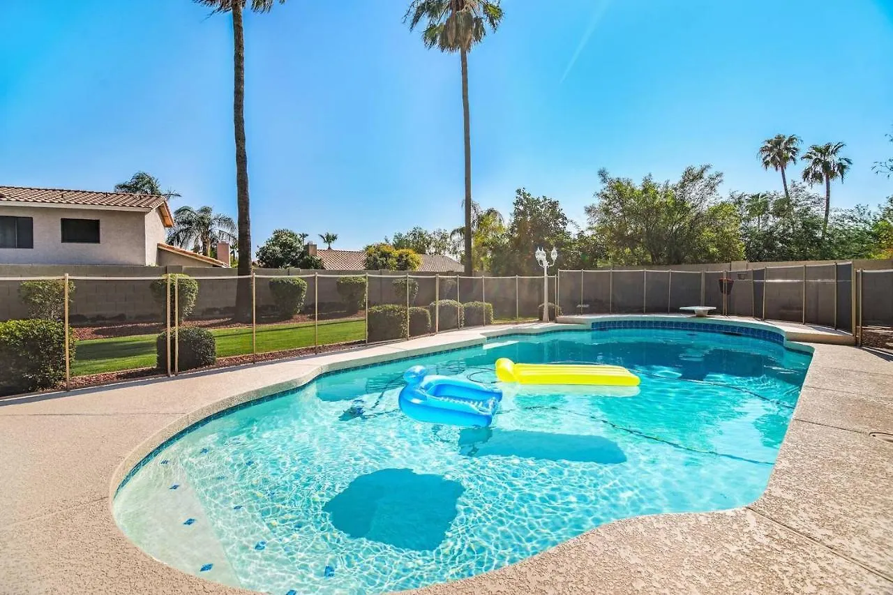 Scottsdale Luxury Vacation Home With Pool Sleeps 14 США
